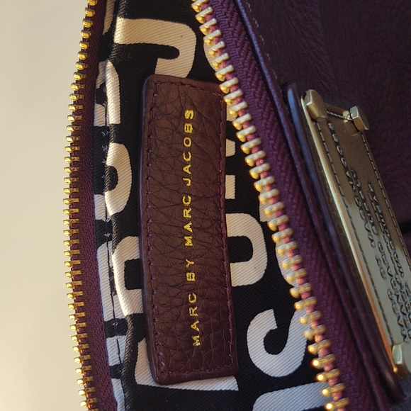 Marc by Marc Jacobs leather clutch bag in burgundy - Picture 5 of 5